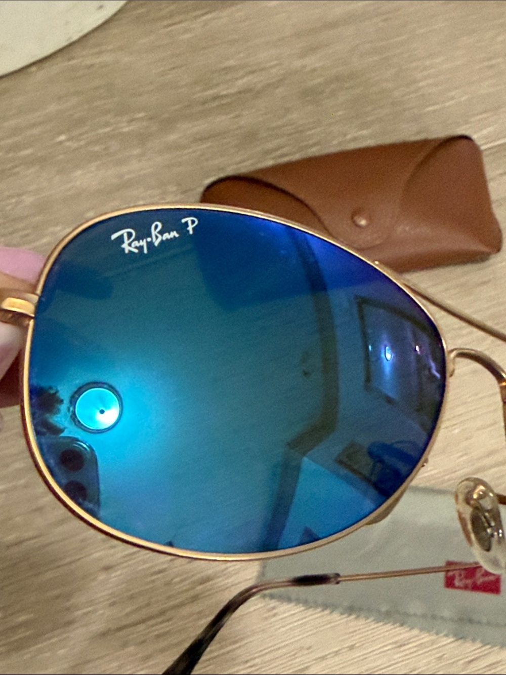 Ray-Ban Gold Frame aviator Sunglasses with Blue Mirrored Lenses - Picture 5 of 12